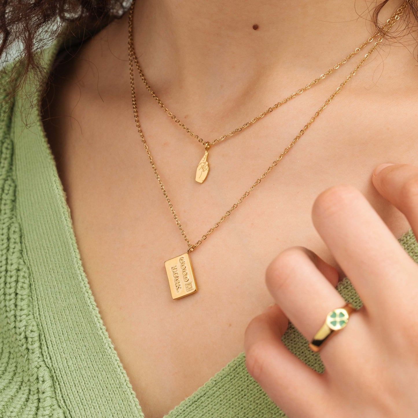FINGERS CROSSED Necklace